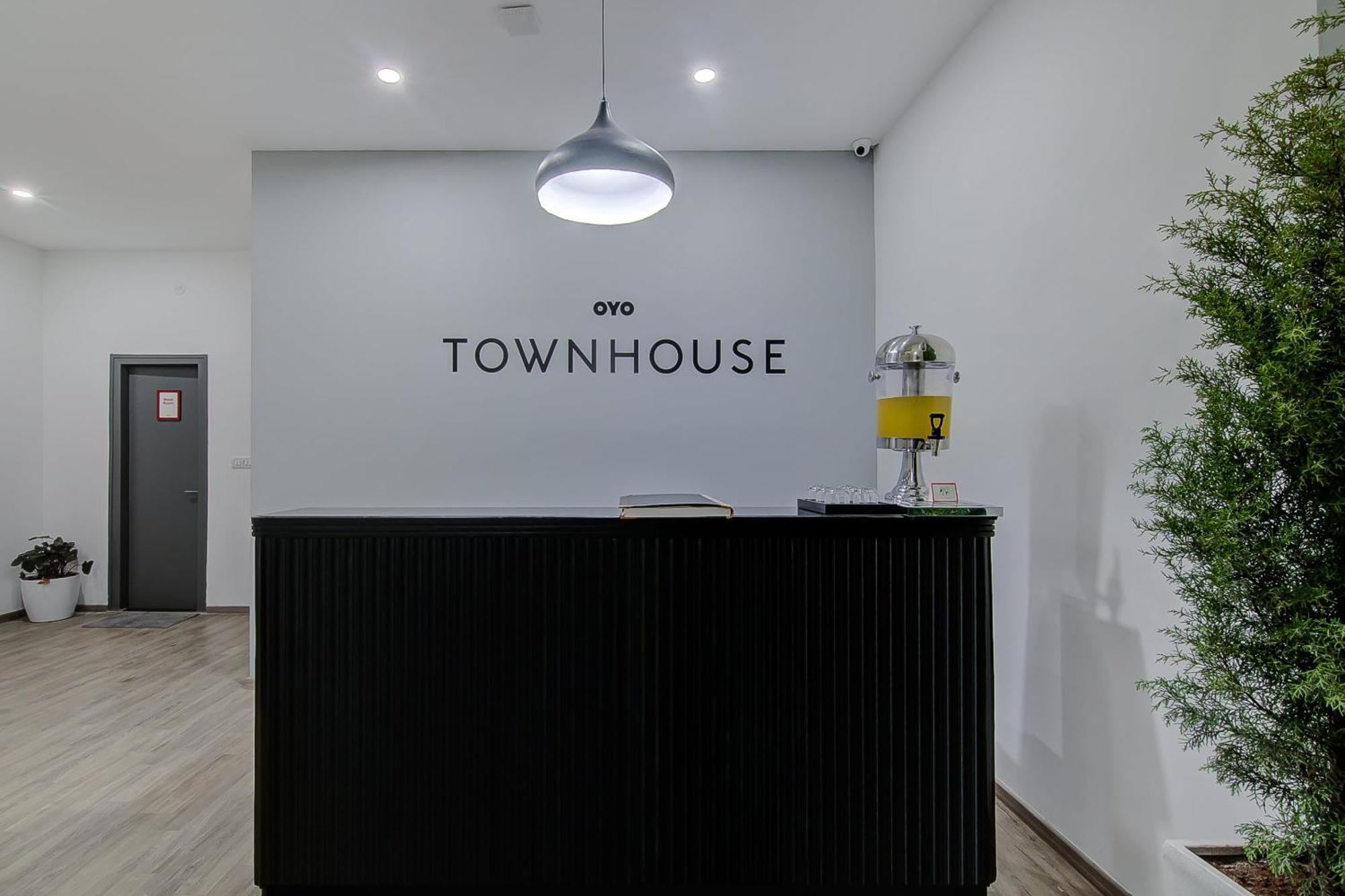 Townhouse Global Wings Hotels Near Sri Amruth Chithra Mandira 벵갈루루 외부 사진